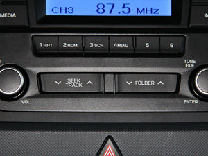 2015款1.6L 自动两驱智能型GLS 中控区