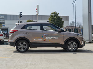 2015款2.0L 自动四驱尊贵型DLX 整体外观