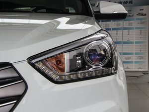 2015款2.0L 自动四驱领先型GLX 大灯