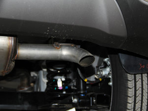 2015款2.0L 自动两驱智能型GLS 排气管