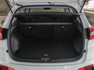 2015款2.0L 自动两驱智能型GLS 行李厢空间