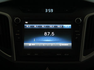 2015款1.6L 自动两驱尊贵型DLX 中控台显示屏