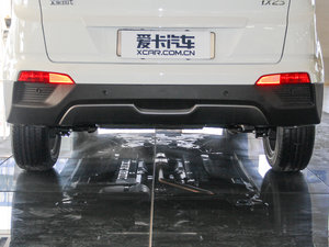 2015款2.0L 自动四驱尊贵型DLX 排气管