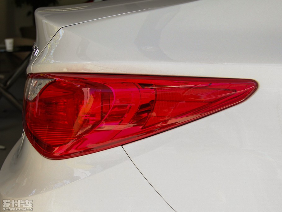 2014{ 2.4L GLXԄ(dng)A (gu)V