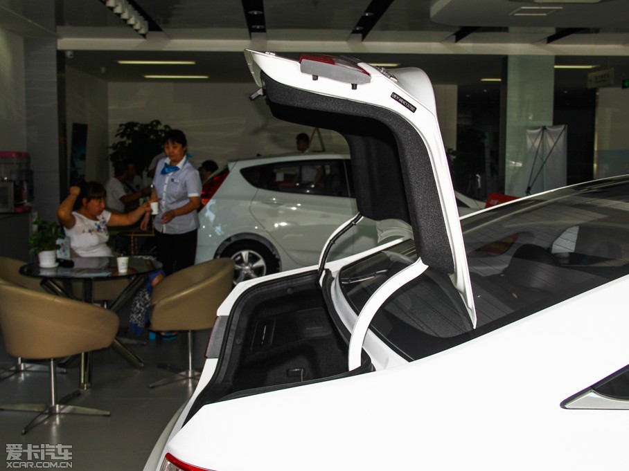 2014{ 2.4L GLXԄ(dng)A (gu)V