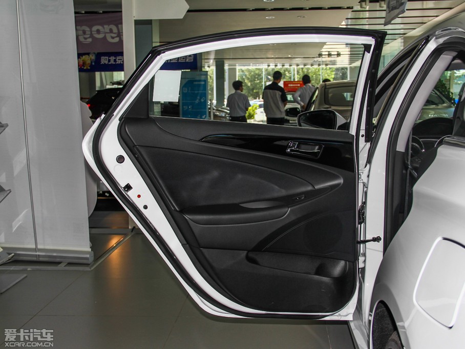 2014{ 2.4L GLXԄ(dng)A V