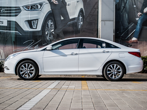 北京現代2014款索納塔八