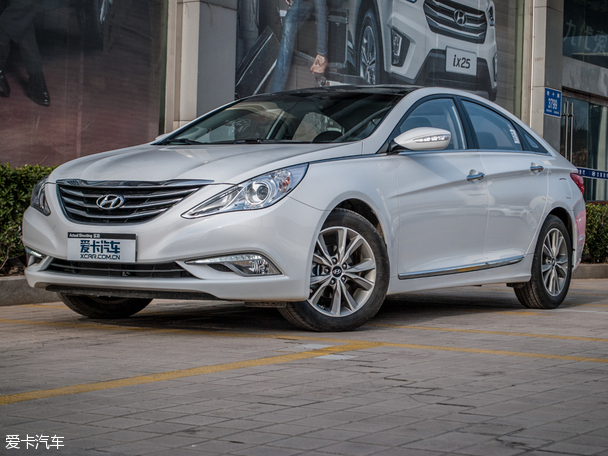 北京現代2014款索納塔八