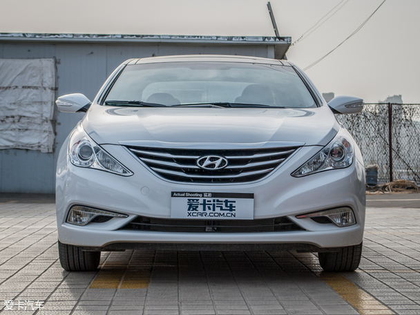 北京現代2014款索納塔八