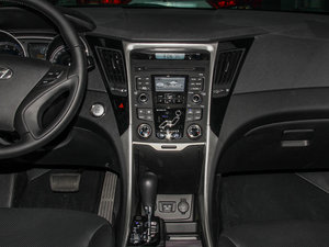 2014款2.0L GLX自动豪华版 中控区