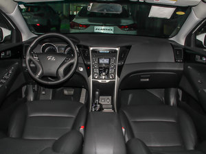 2014款2.0L GLX自动豪华版 中控区