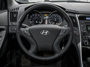 2014款2.0L GLS自动领先版 方向盘