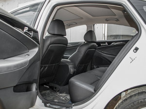 2014款2.4L GLS自动领先版 国IV 后排空间