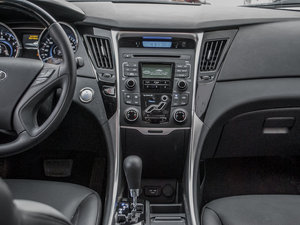 2014款2.4L GLS自动领先版 国IV 中控台