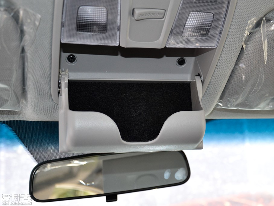 2015���ʄ� 1.6 GS �քӕr����