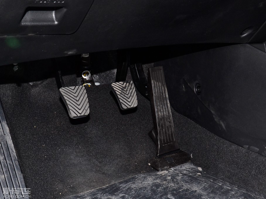 2015���ʄ� 1.6 GS �քӕr����