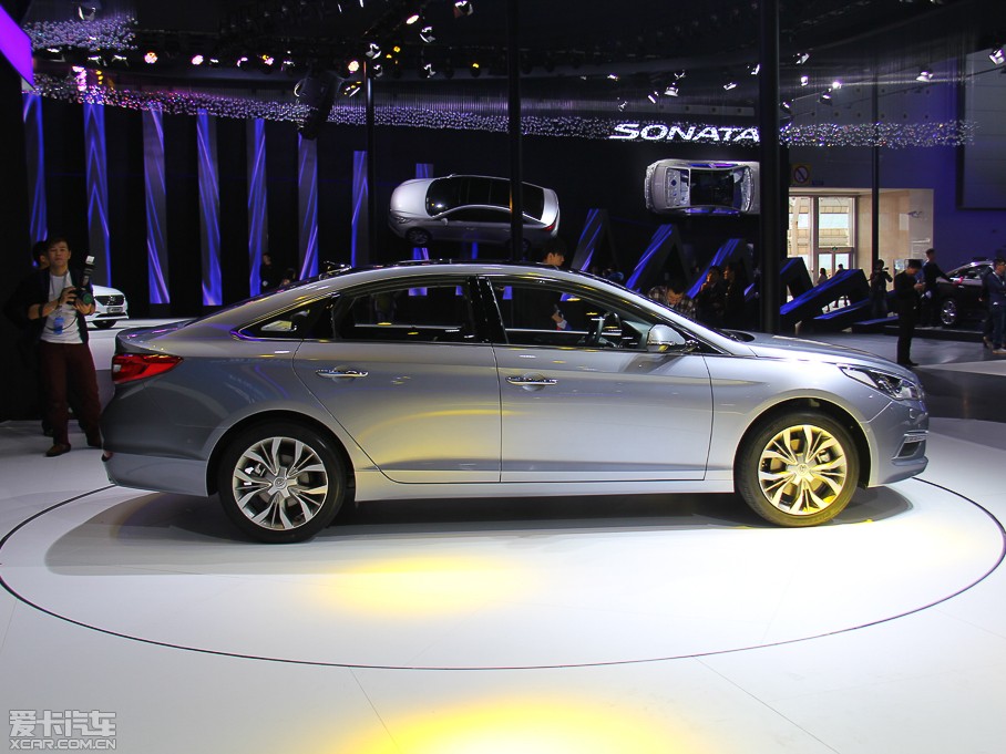 2015�����{�� 2.4GDi TOP��Ş��