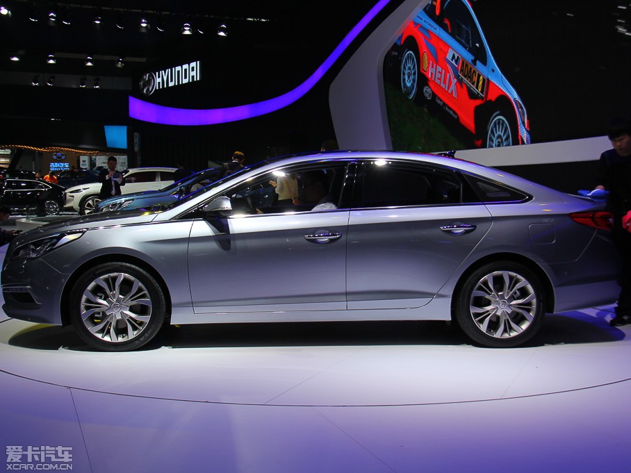 2015�����{�� 2.4GDi TOP��Ş��