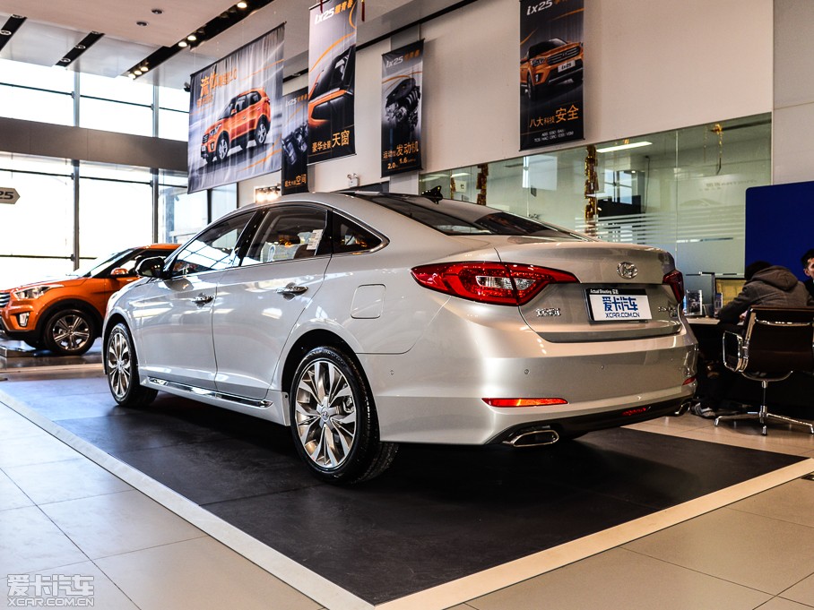 2015�����{�� 2.4GDi TOP��Ş��