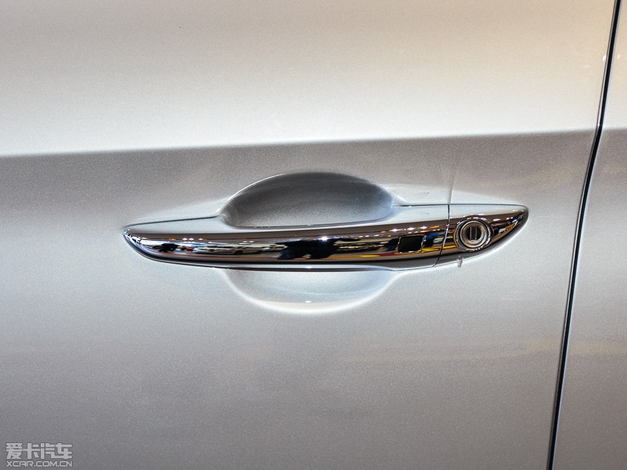 2015�����{�� 2.4GDi TOP��Ş��