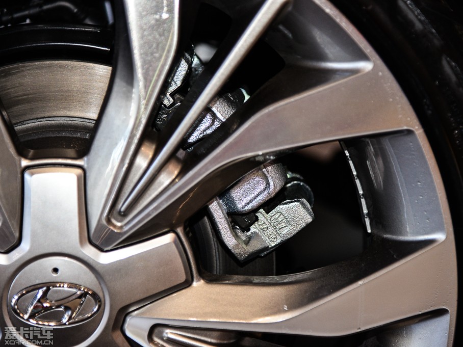 2015�����{�� 2.4GDi TOP��Ş��