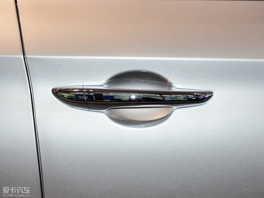 2015�����{�� 2.4GDi TOP��Ş��