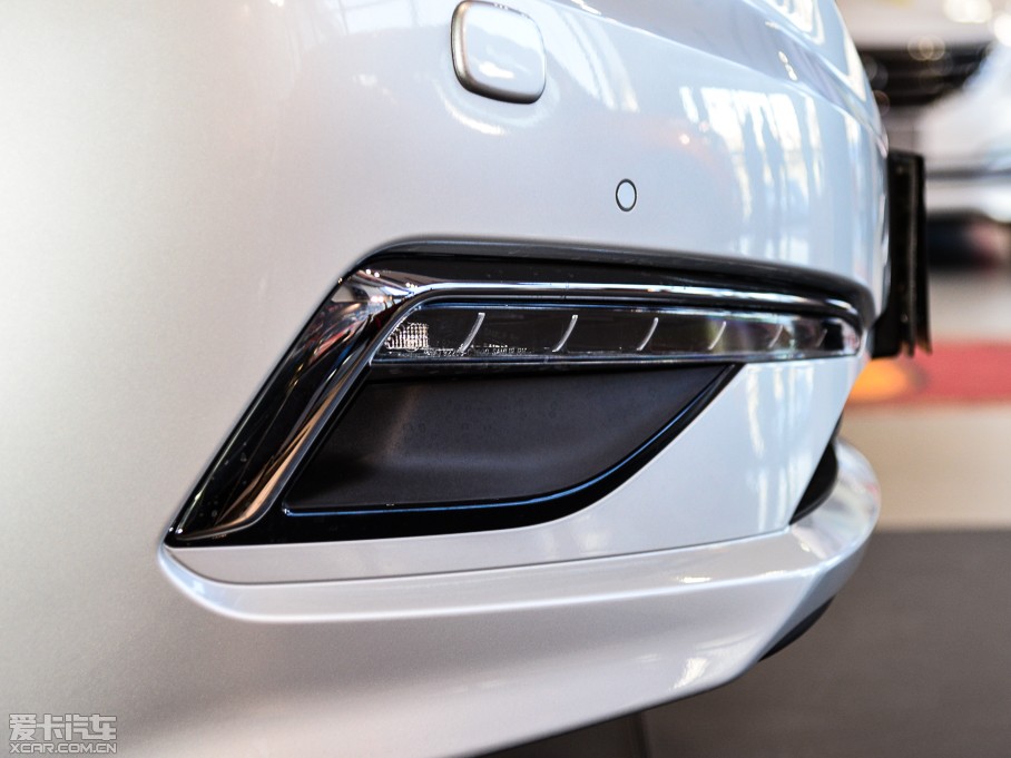 2015�����{�� 2.4GDi TOP��Ş��