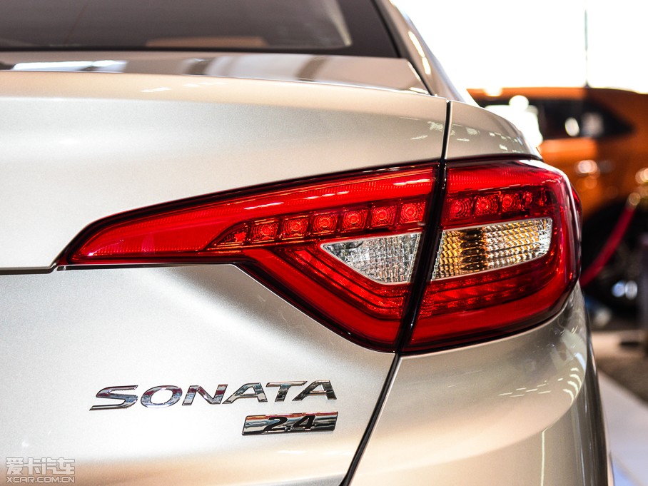 2015�����{�� 2.4GDi TOP��Ş��