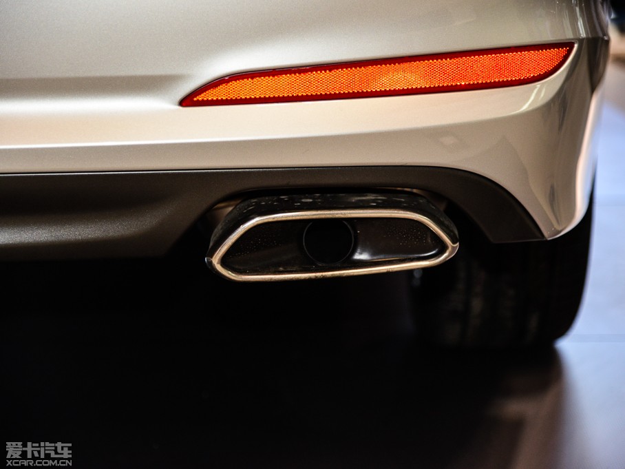 2015�����{�� 2.4GDi TOP��Ş��