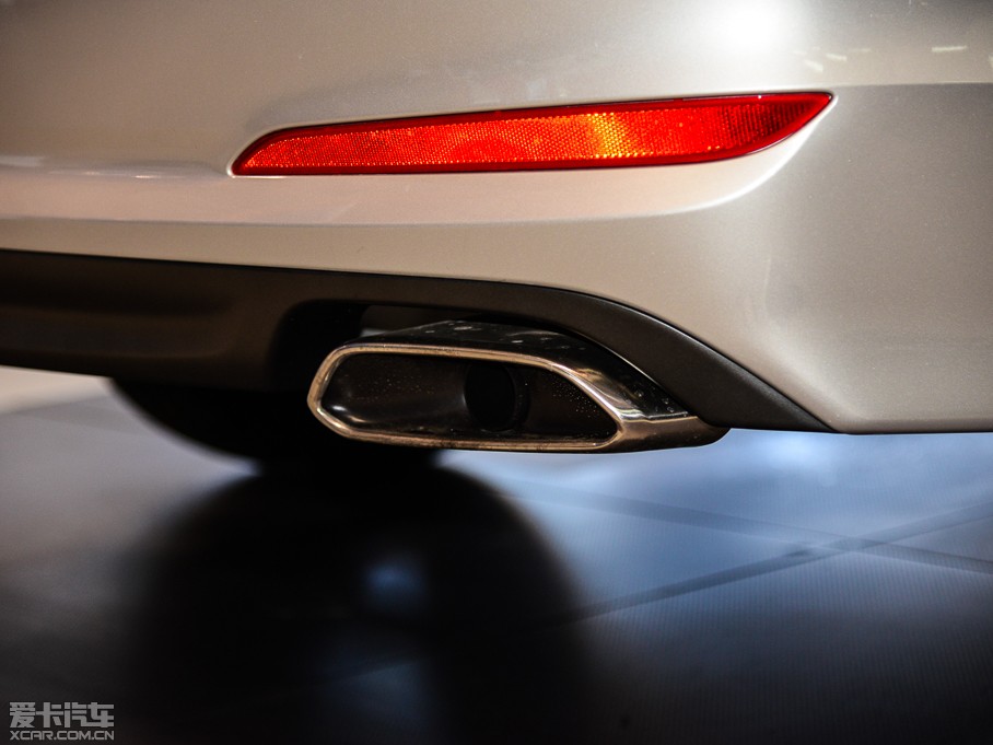 2015�����{�� 2.4GDi TOP��Ş��