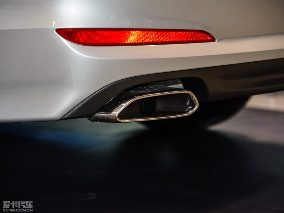 2015�����{�� 2.4GDi TOP��Ş��