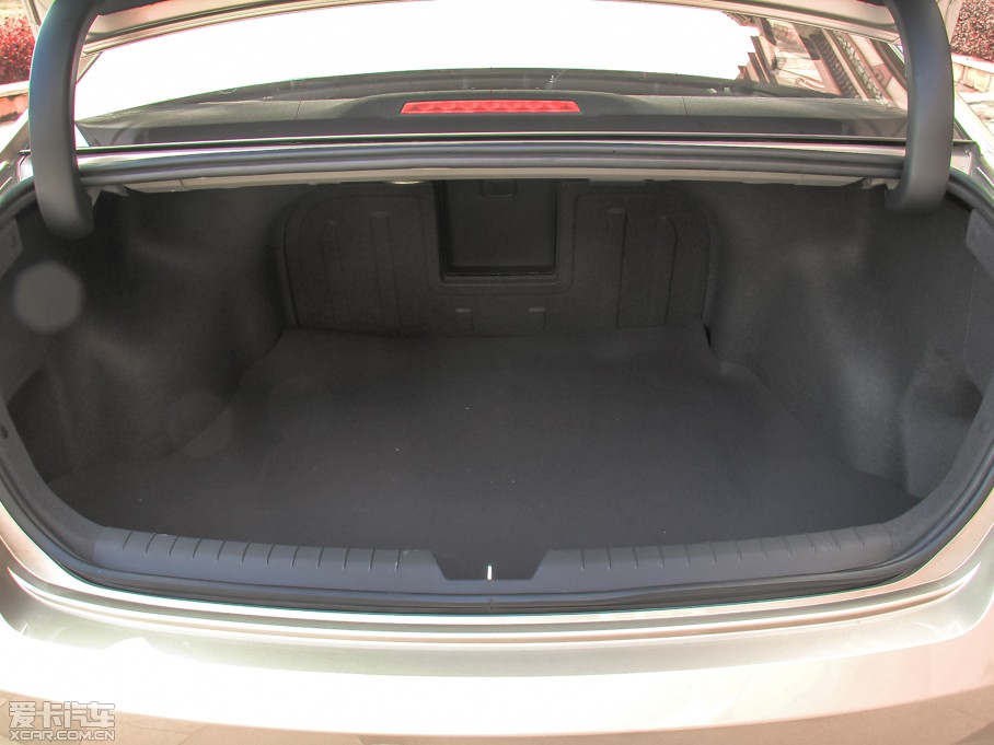 2015�����{�� 1.6TGDi DLX���F��