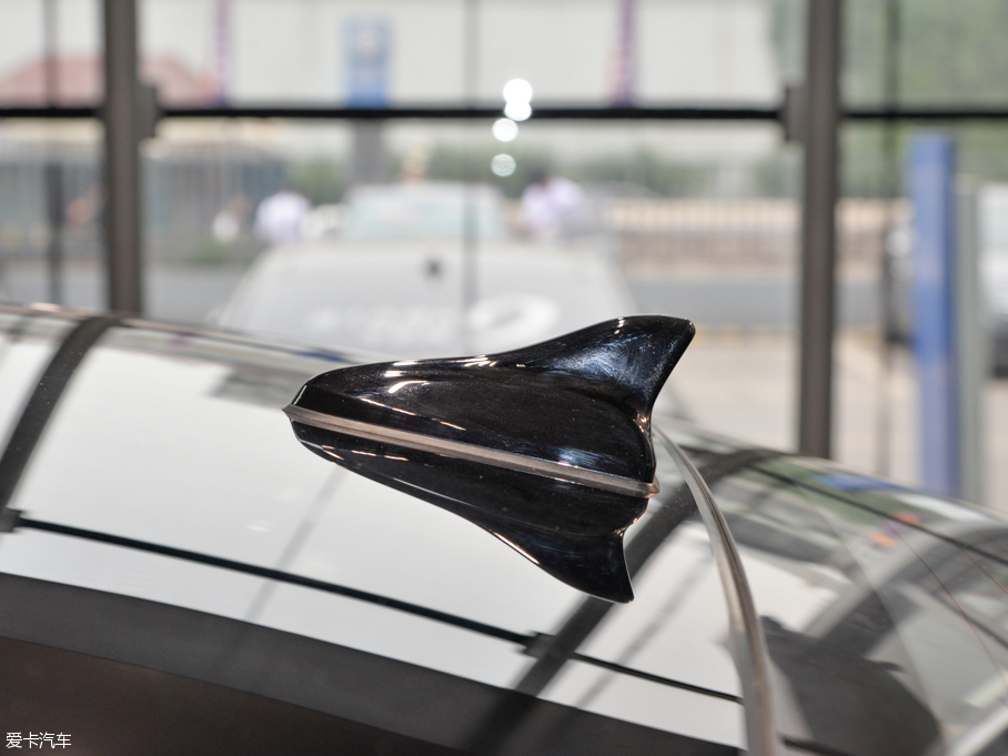 2015�����{�� 2.4GDi DLX���F��