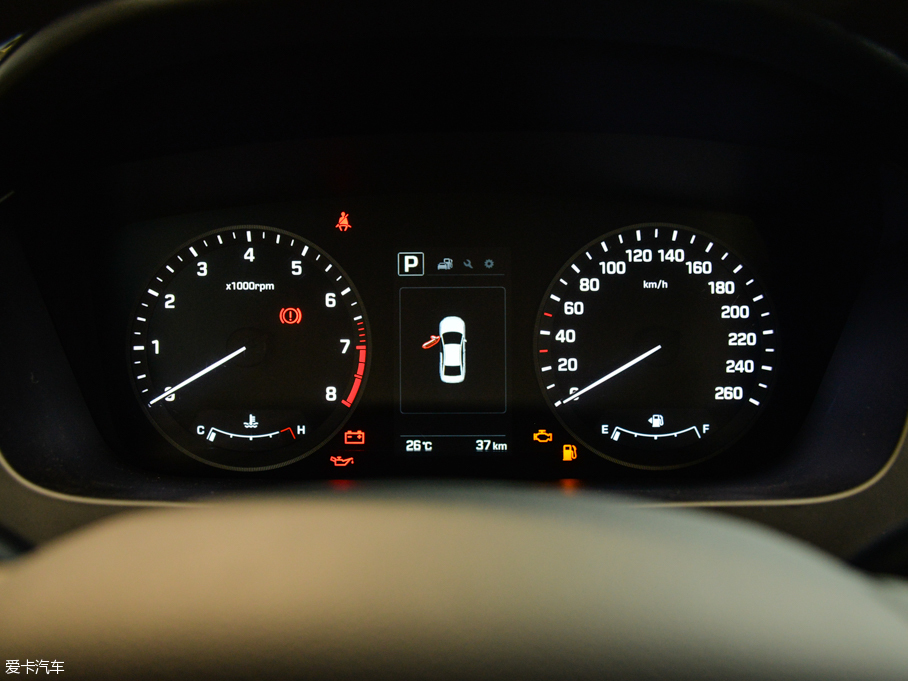 2015�����{�� 2.4GDi DLX���F��