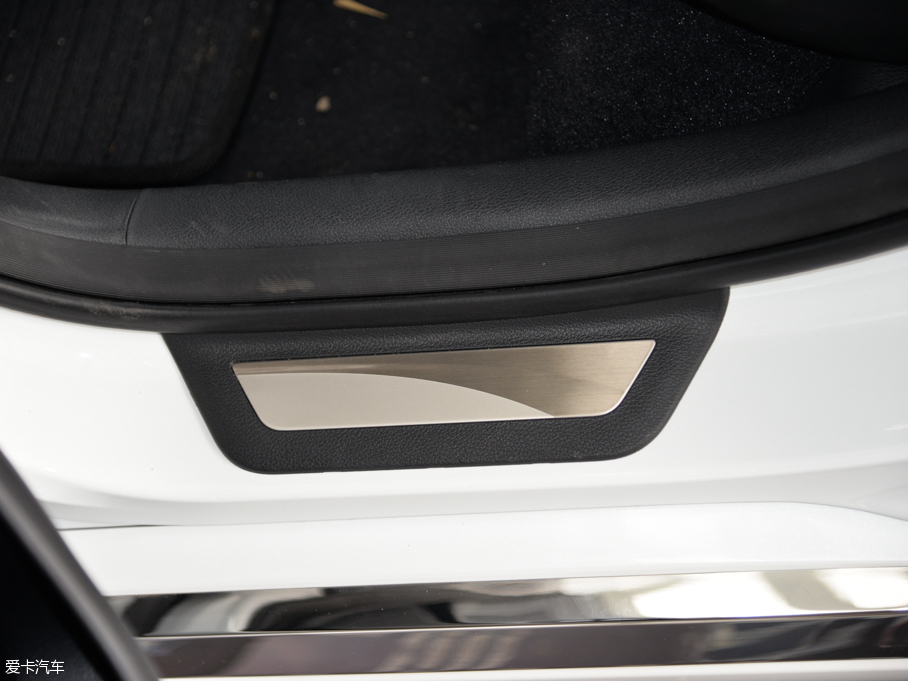 2015�����{�� 1.6TGDi GLS������