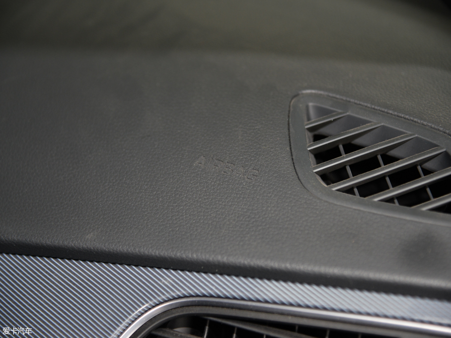 2015�����{�� 1.6TGDi GLS������