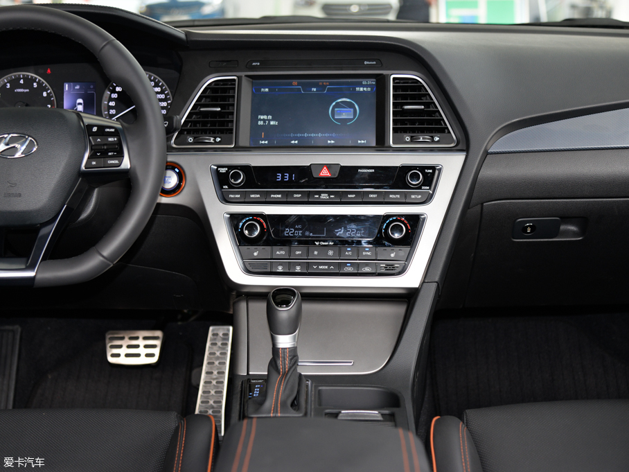 2015�����{�� 1.6TGDi GLS������