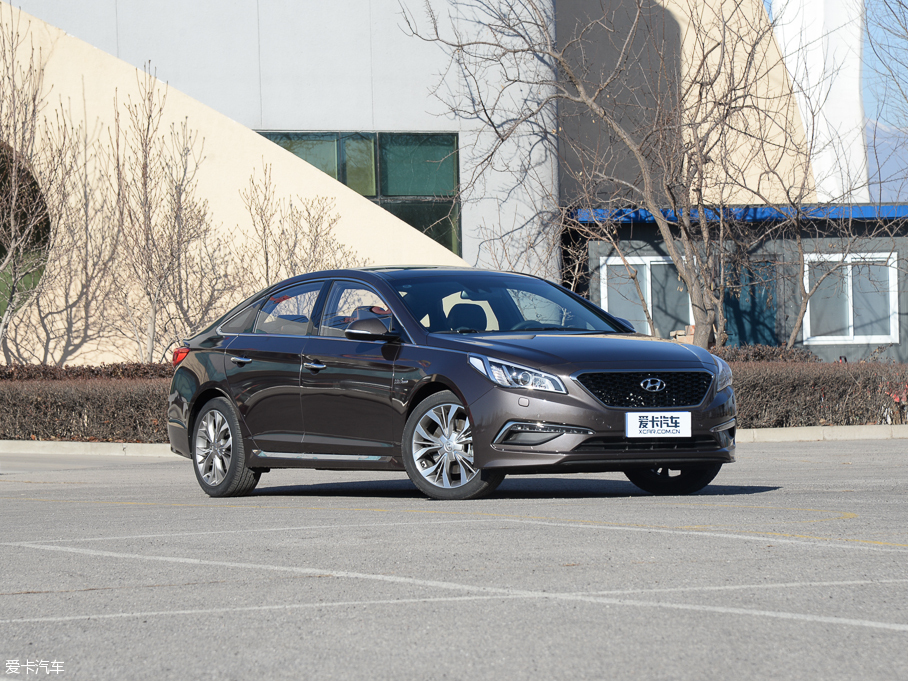 北京現代2015款索納塔九