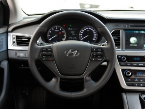 北京現代2015款索納塔九