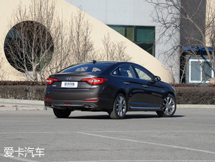 北京現代2015款索納塔九