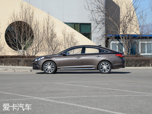 北京現代2015款索納塔九