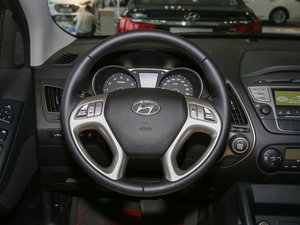 2015款2.0L 自动两驱智能型 国V 中控区