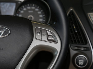 2015款2.0L 自动两驱智能型 国V 中控区
