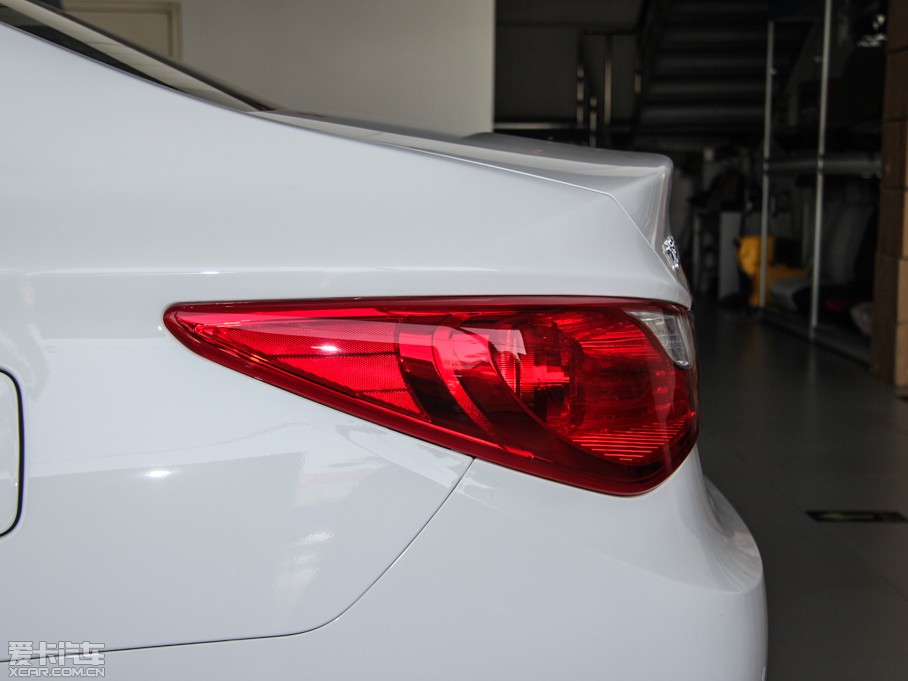 2015{ (jng) 2.4L Ԅ(dng)A (gu)V