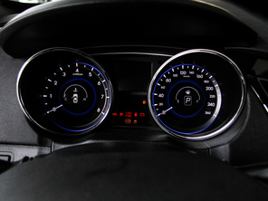 北京現代2015款索納塔八