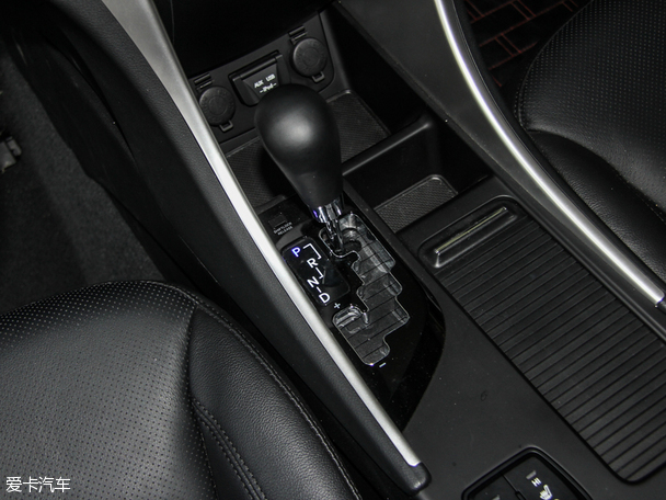 北京現代2015款索納塔八