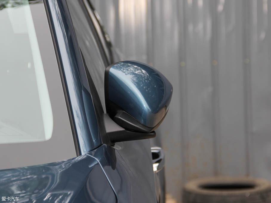 2015;L 1.6T GLS ԄӃ