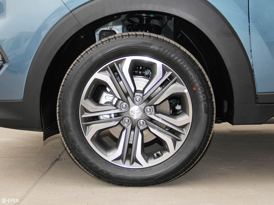 2015;L 1.6T GLS ԄӃ