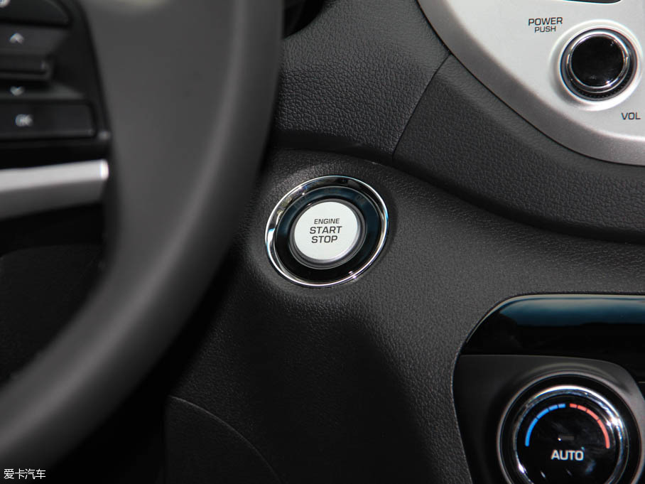 2015;L 1.6T GLS ԄӃ