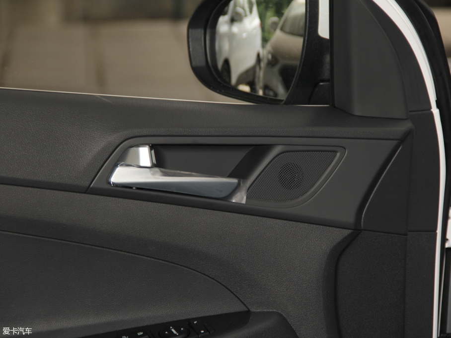 2015;L 2.0L GLS ԄӃ